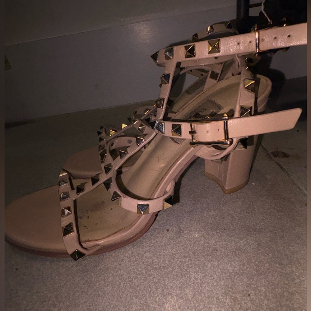 Valentino Garavani Rockstud Block-Heel Sandals